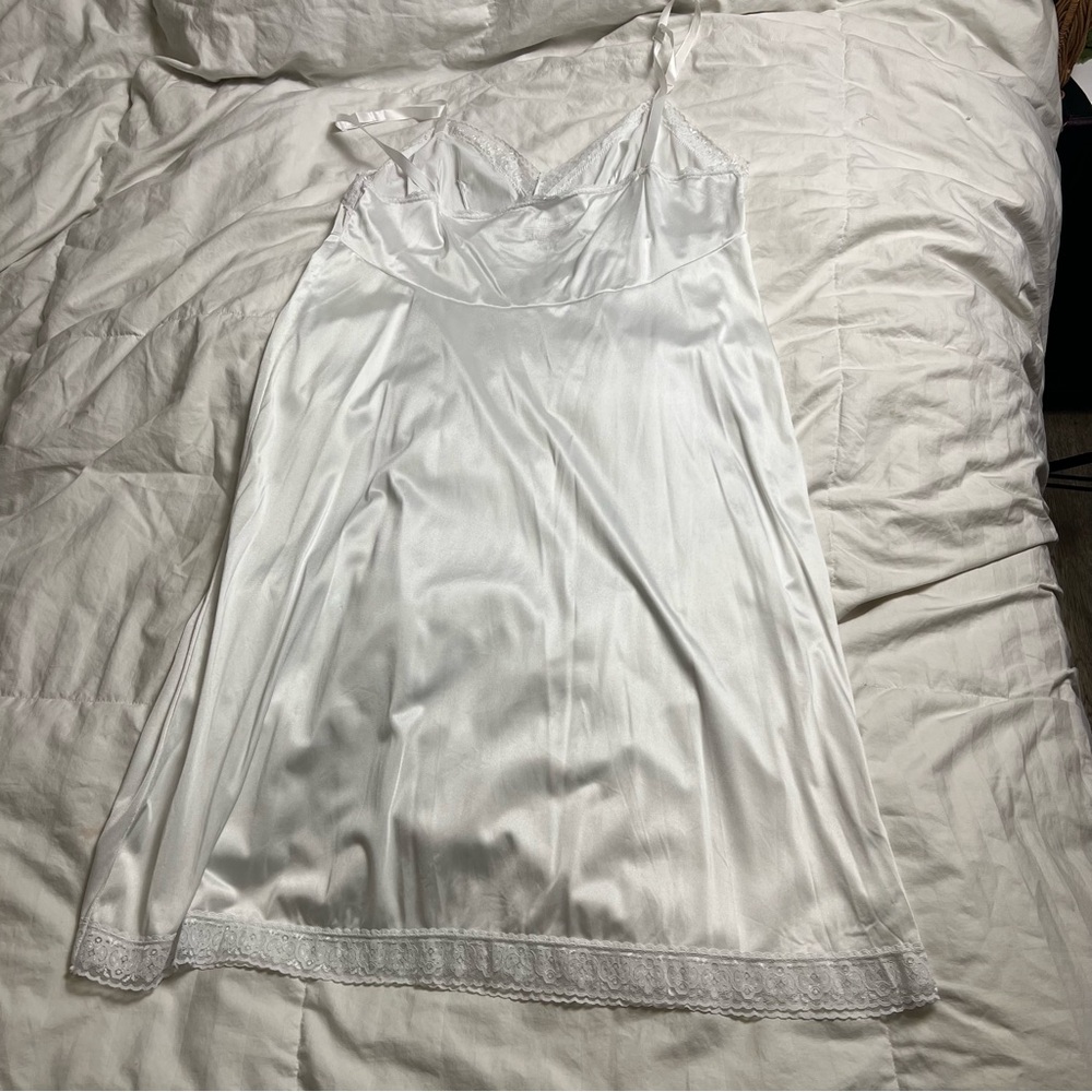 Vassarette VNTG white satin Slip Dress Lace Trim Lingerie Nightgown